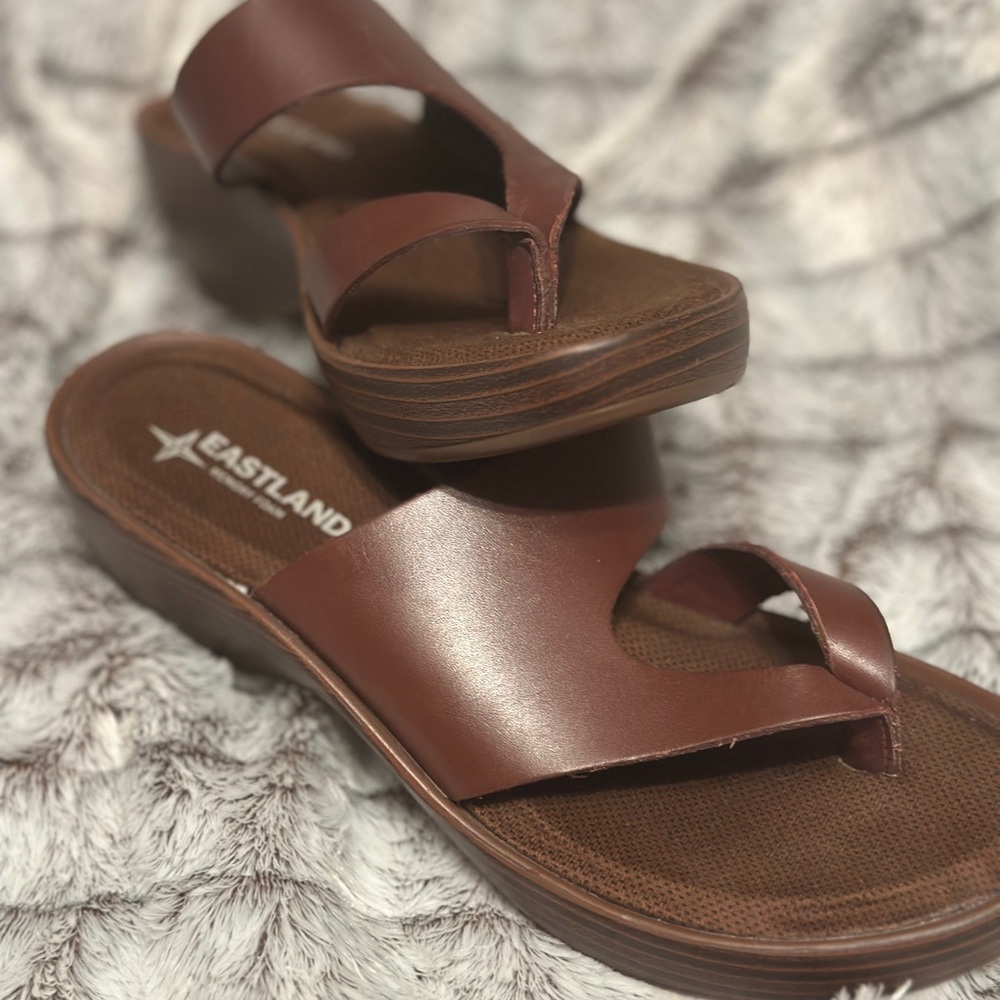 Eastland Women's Laurel Wedge Sandal NWOT